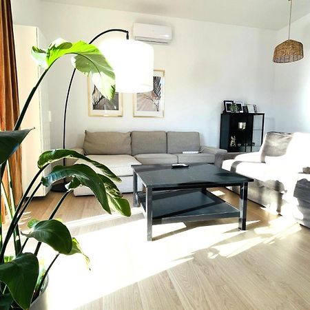 House Flow, 3 Room, Free 2 Parking Bratislava Exteriör bild