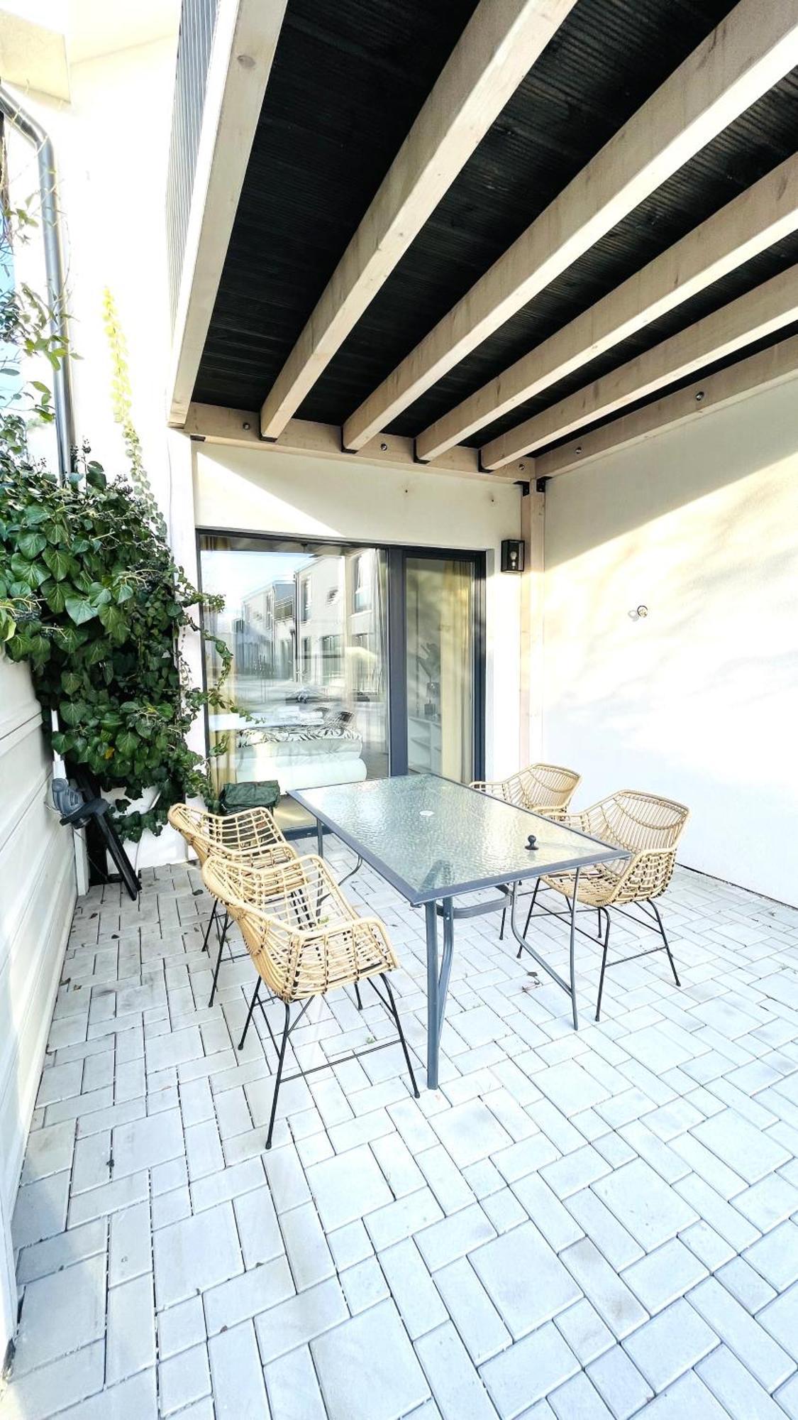 House Flow, 3 Room, Free 2 Parking Bratislava Exteriör bild