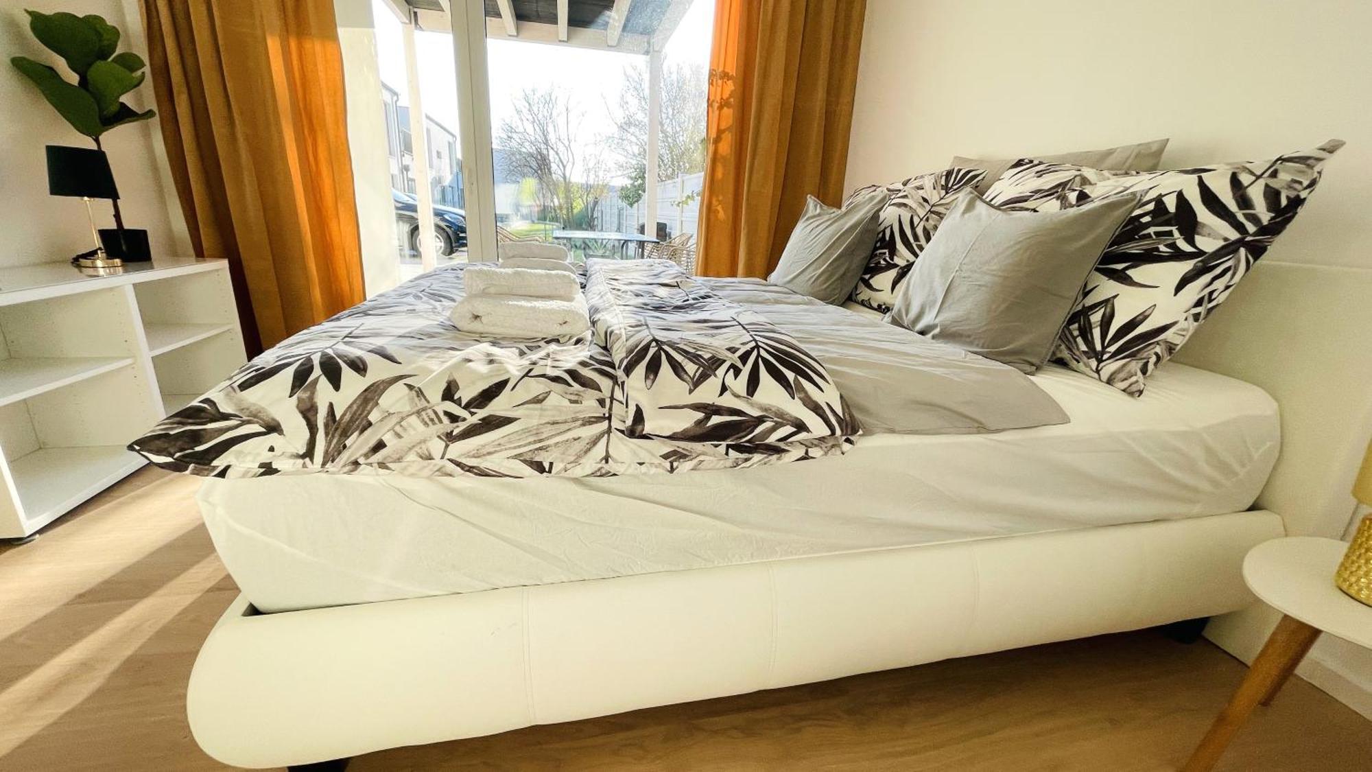 House Flow, 3 Room, Free 2 Parking Bratislava Exteriör bild