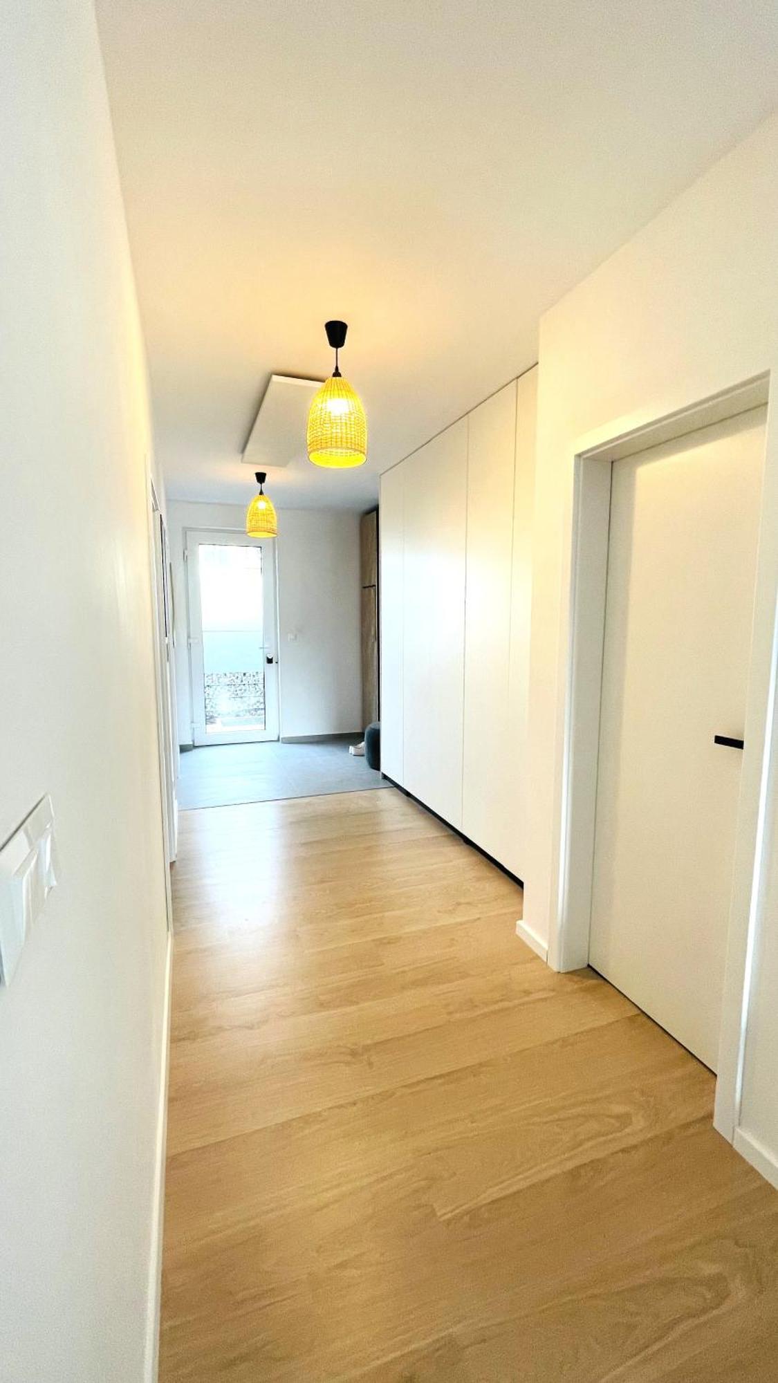 House Flow, 3 Room, Free 2 Parking Bratislava Exteriör bild