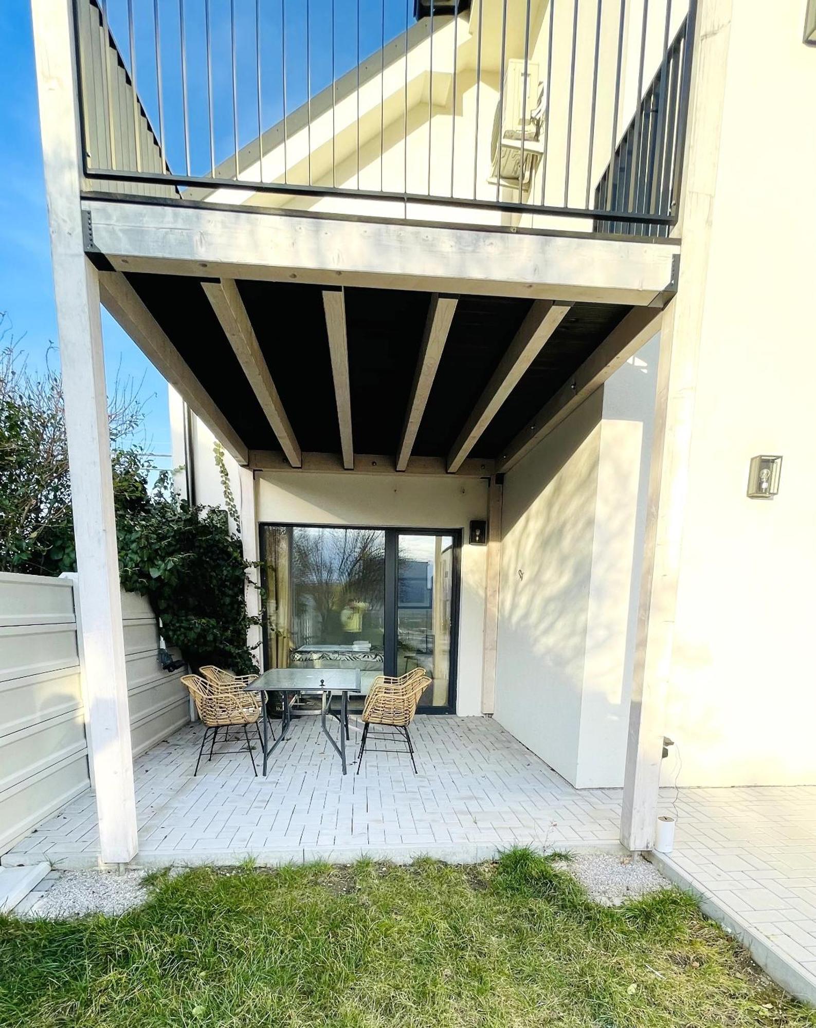 House Flow, 3 Room, Free 2 Parking Bratislava Exteriör bild