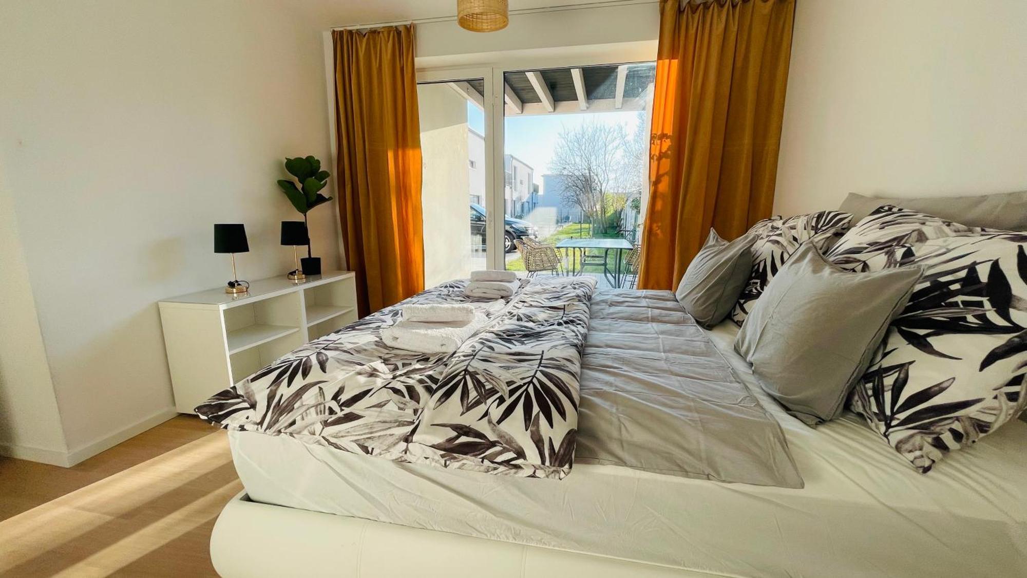 House Flow, 3 Room, Free 2 Parking Bratislava Exteriör bild