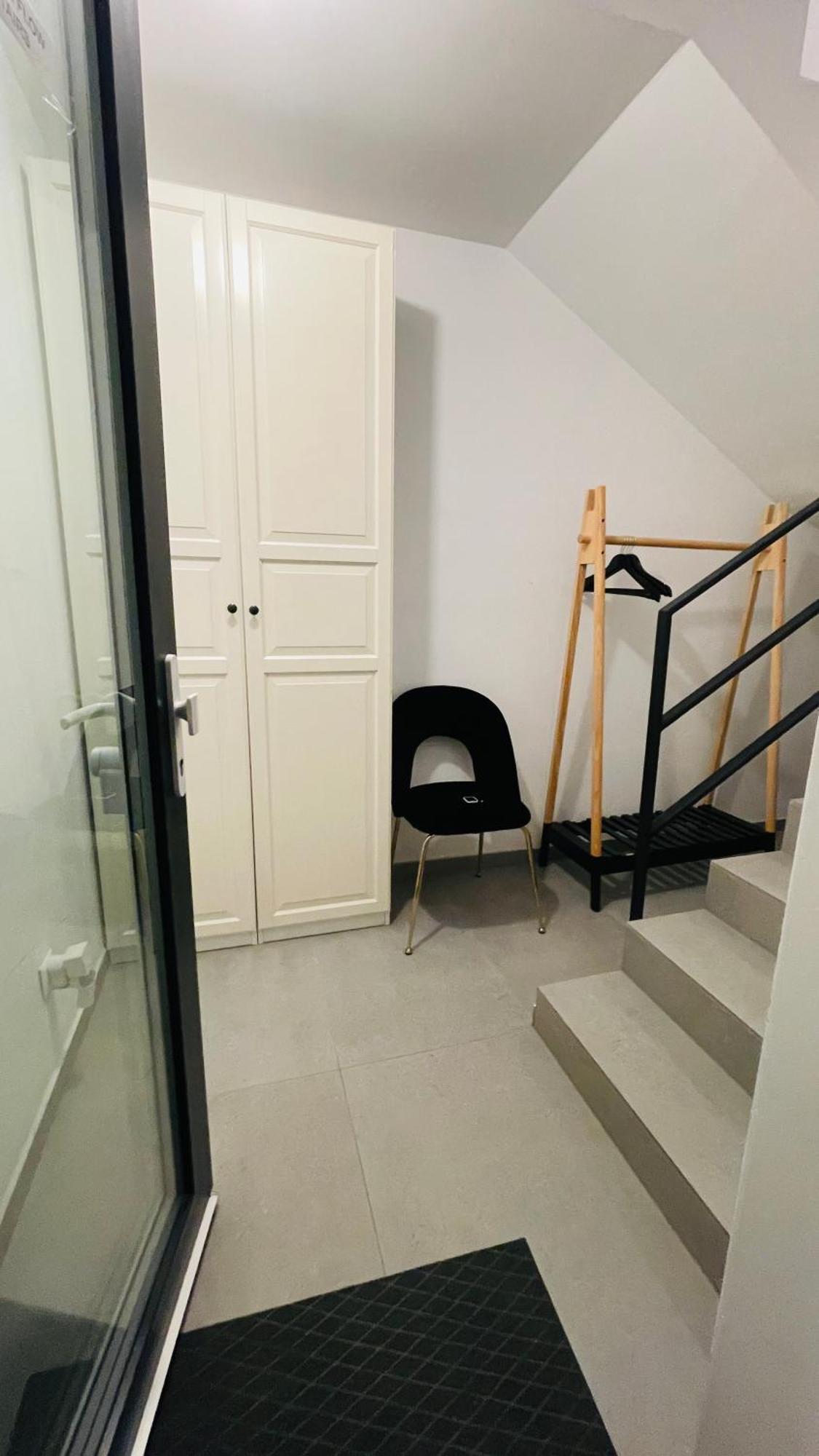 House Flow, 3 Room, Free 2 Parking Bratislava Exteriör bild