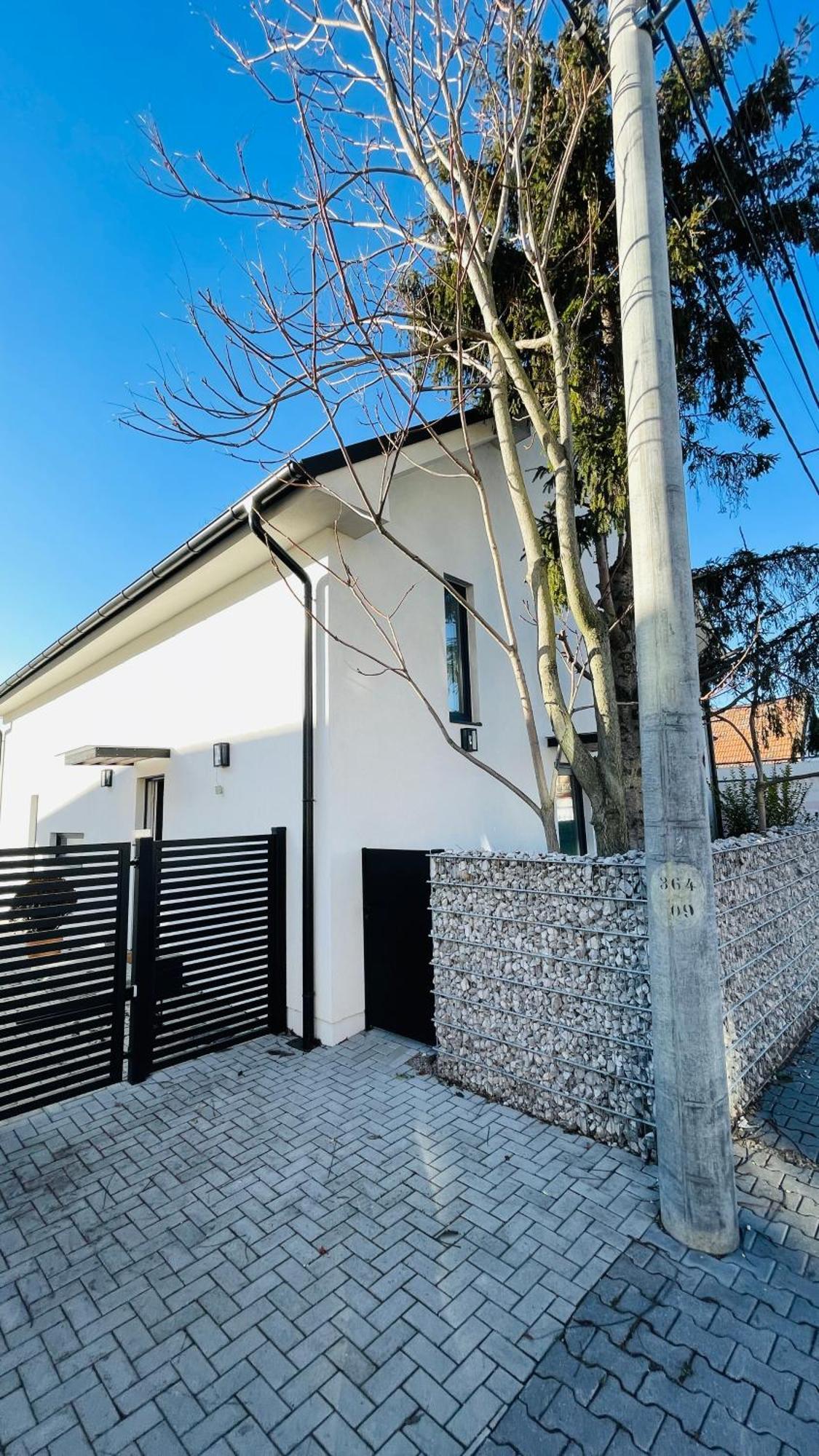 House Flow, 3 Room, Free 2 Parking Bratislava Exteriör bild