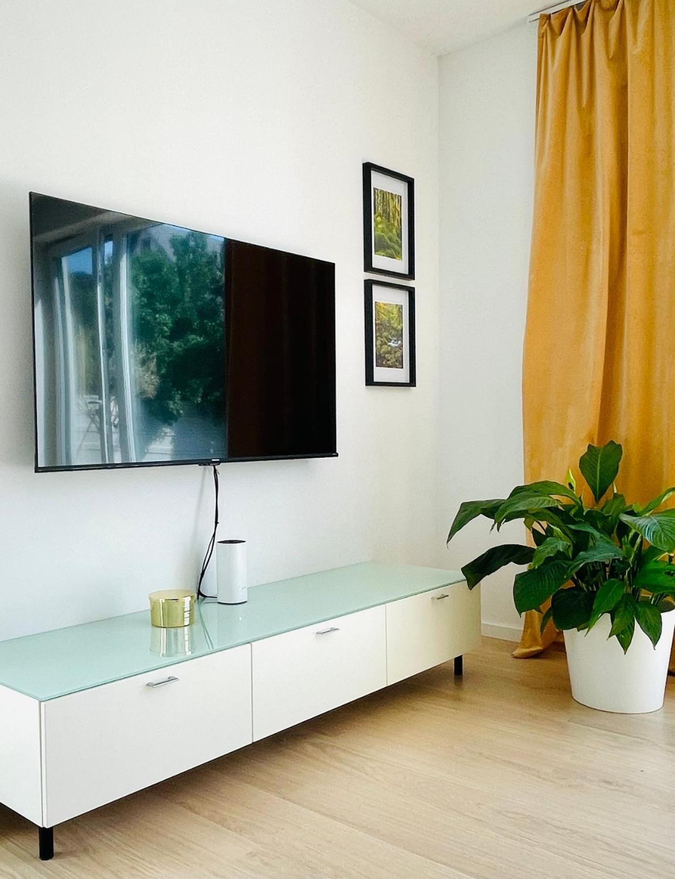 House Flow, 3 Room, Free 2 Parking Bratislava Exteriör bild