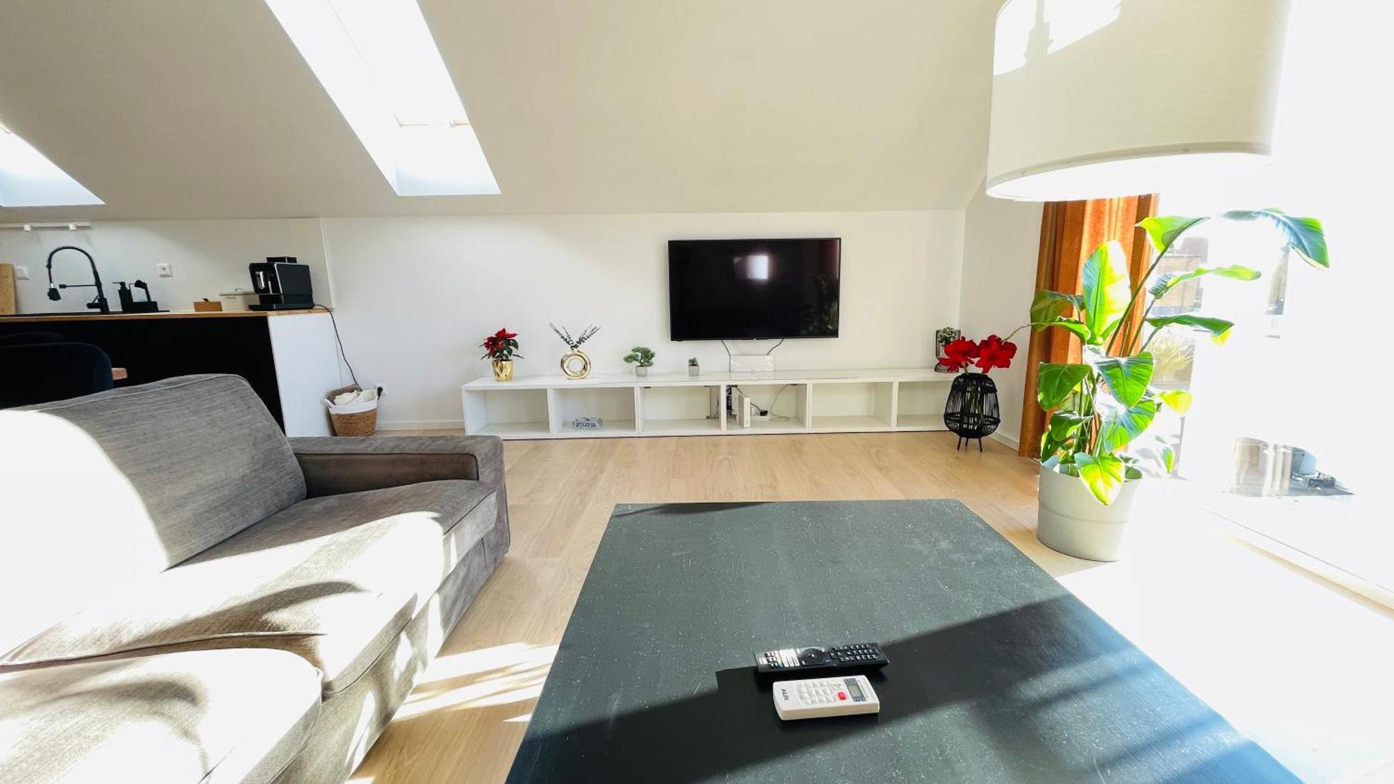 House Flow, 3 Room, Free 2 Parking Bratislava Exteriör bild