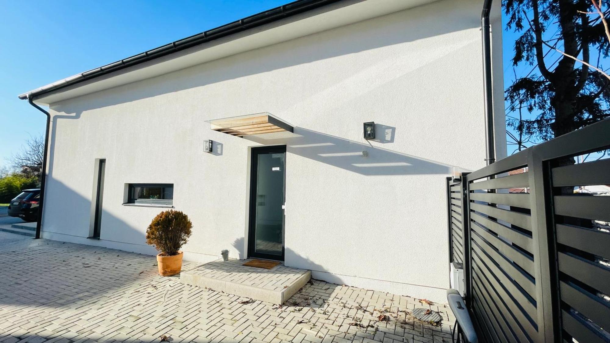 House Flow, 3 Room, Free 2 Parking Bratislava Exteriör bild