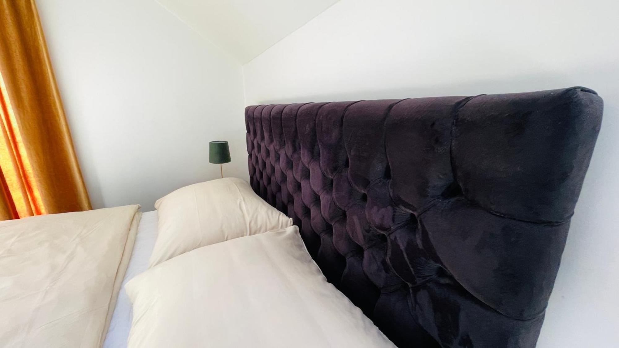 House Flow, 3 Room, Free 2 Parking Bratislava Exteriör bild