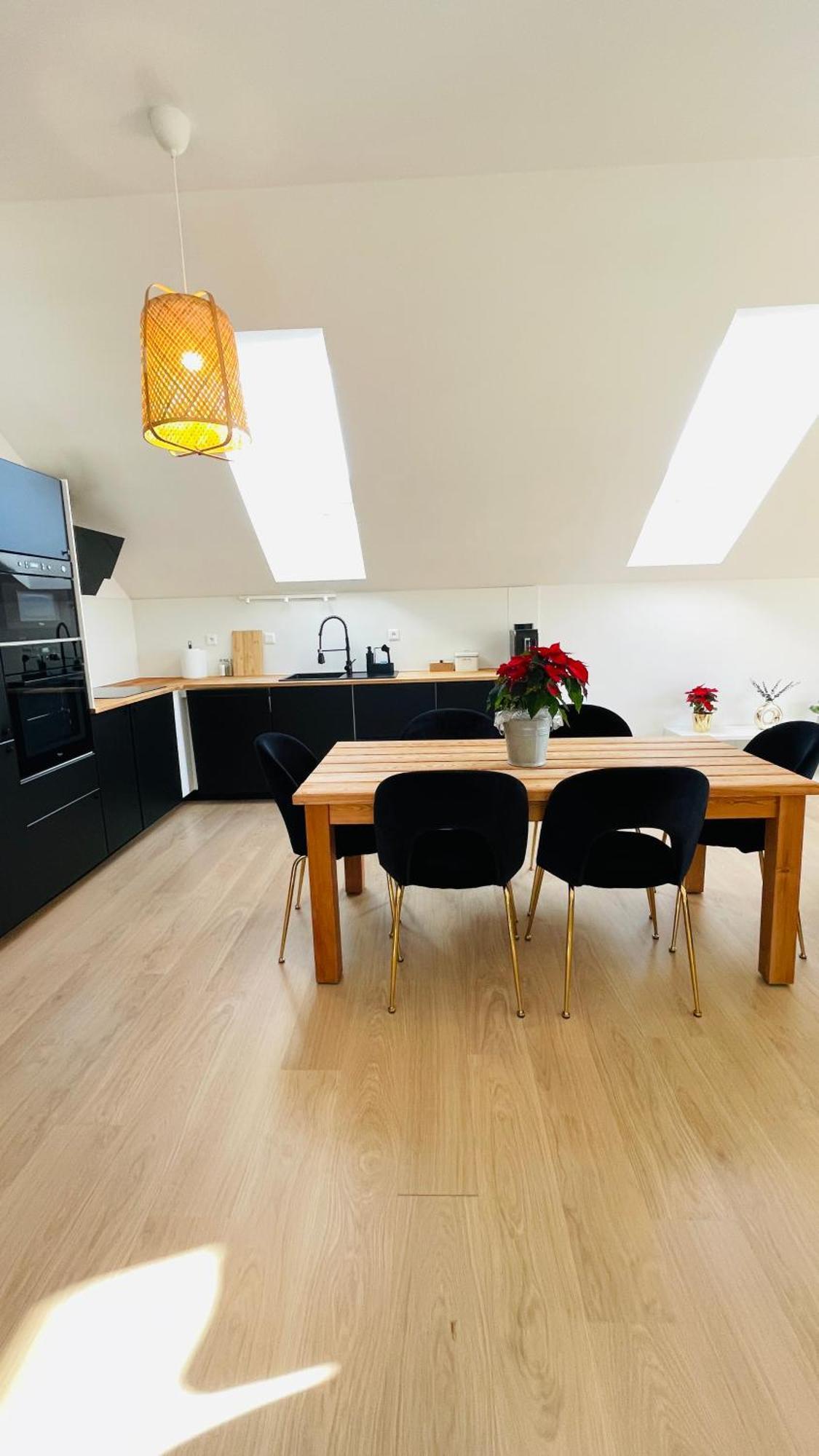House Flow, 3 Room, Free 2 Parking Bratislava Exteriör bild