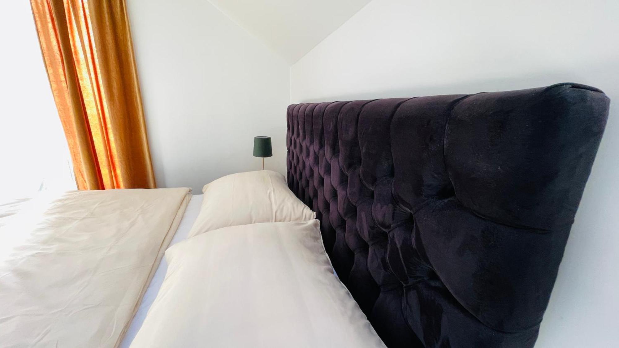 House Flow, 3 Room, Free 2 Parking Bratislava Exteriör bild