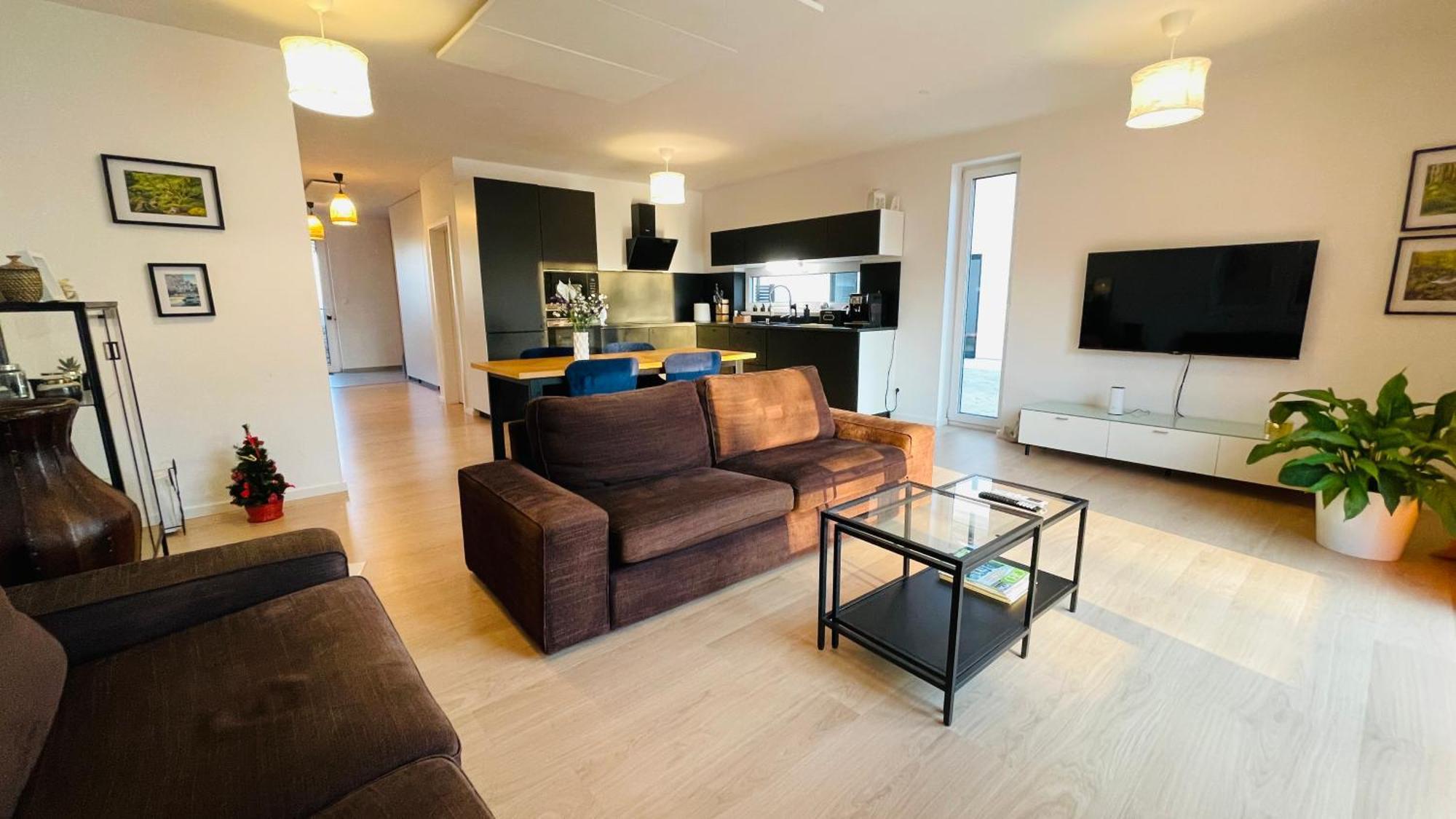 House Flow, 3 Room, Free 2 Parking Bratislava Exteriör bild