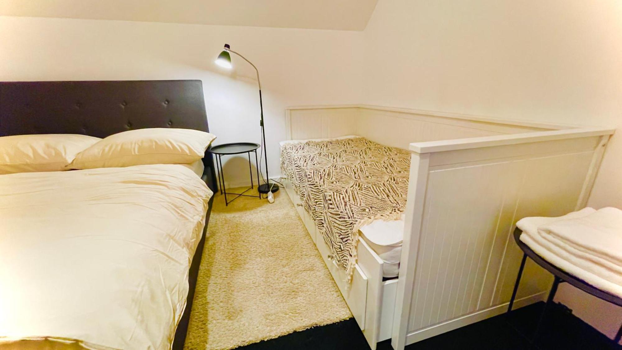 House Flow, 3 Room, Free 2 Parking Bratislava Exteriör bild